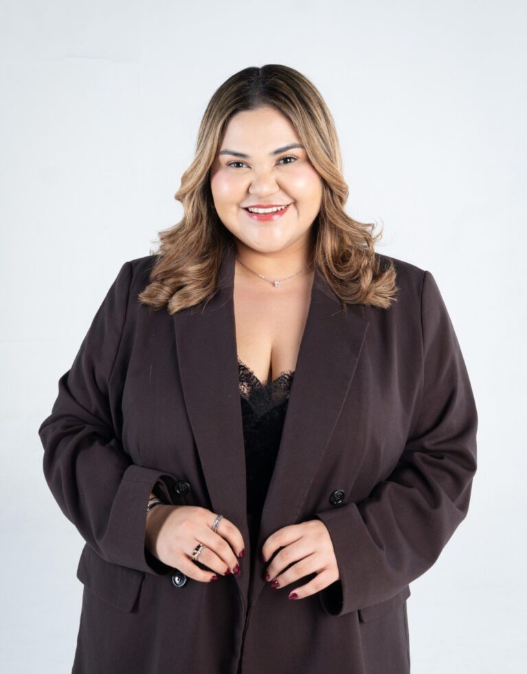 Cecilia Cordova Creative Graphic Designer(10)